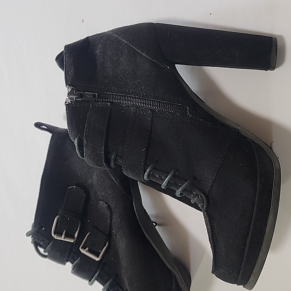Mossimo  Black Buckle Suede Booties Sz 8.5 - Picture 2 of 12